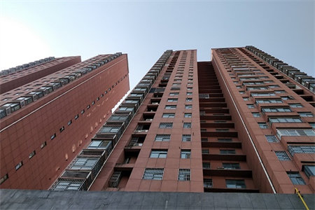 龙源教师公寓3室2厅2卫132㎡